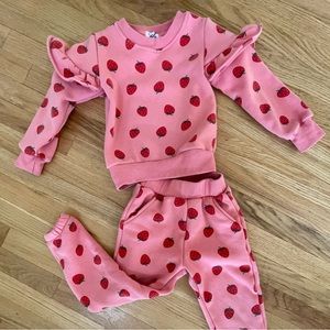 Lola and the Boys Strawberry Jogger set size 4.